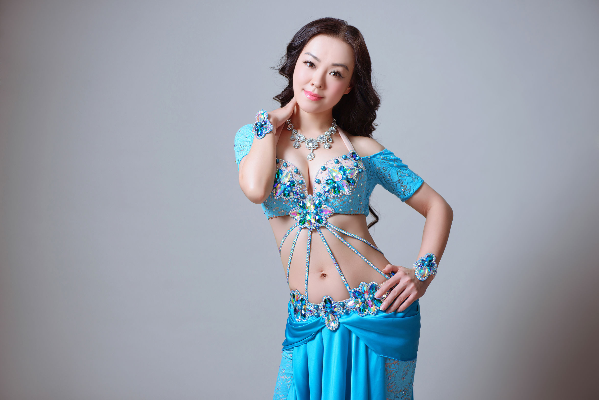 瑜伽东方舞双料女神孙天舒：三维立体黄金胯训练课程体系开创者