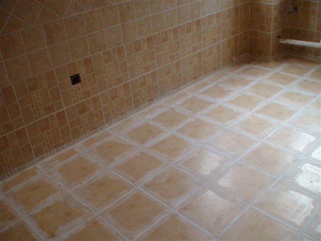 没泡水瓷砖上墙正确的施工方法,瓷砖不敲掉直接贴