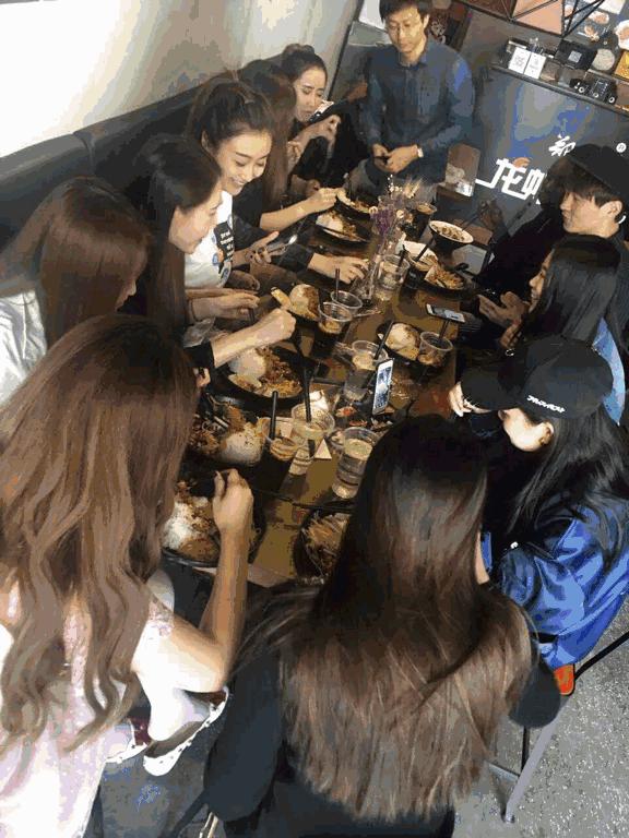 郑文琪龙虾盖浇饭,专做龙虾盖浇饭