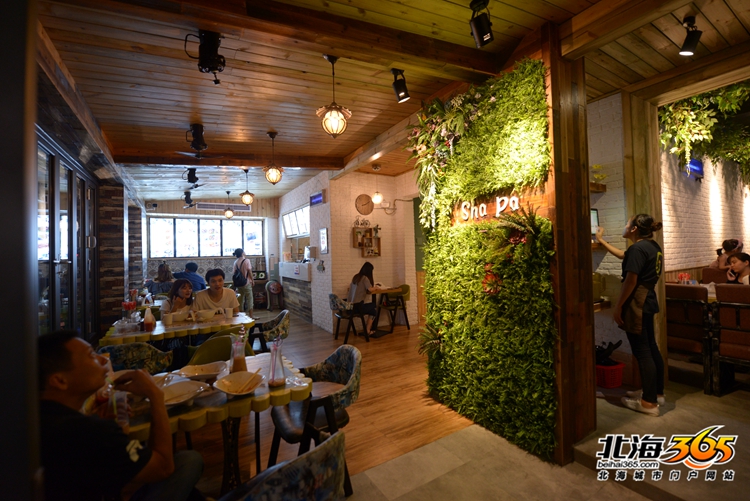 美丽的越南沙巴小镇,越南风情海洋小镇