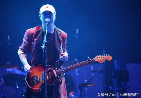 8年了,他每一次粗现都能让成都人嗨得花枝颠颤!