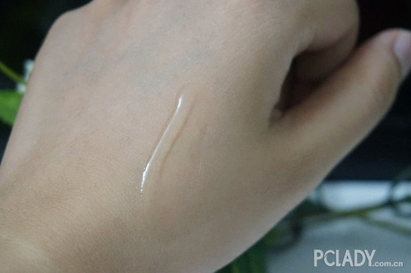 夏天皮肤干燥起皮用热水洗脸,夏天不拒绝油腻的小妙招