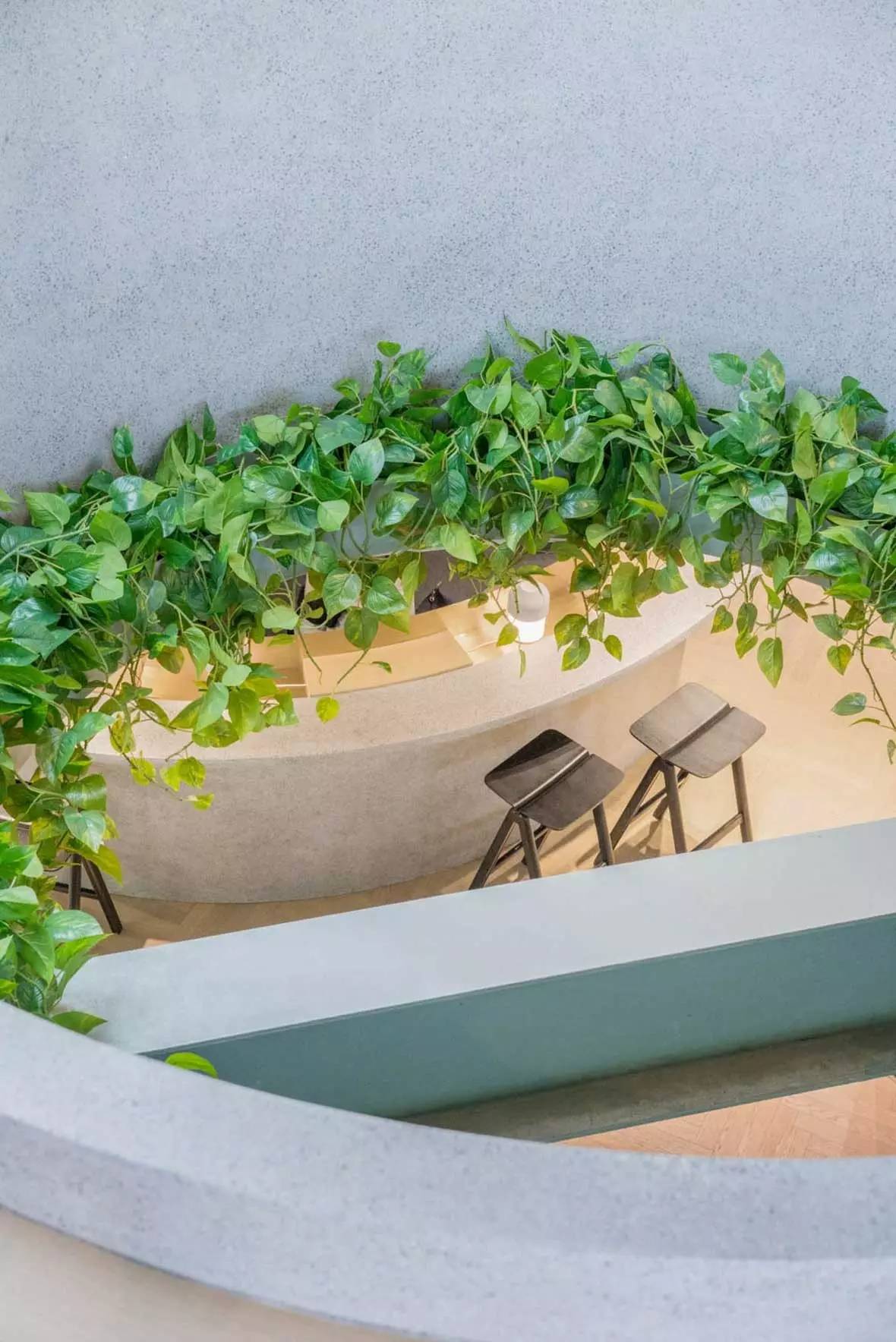 法国轻奢风格咖啡厅设计 (工业风墙面装饰咖啡厅餐厅酒吧)