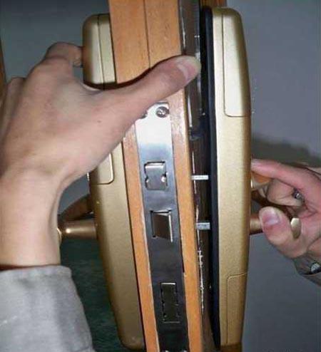 哪种防盗锁小偷打不开,没门缝防盗锁没带钥匙怎么开