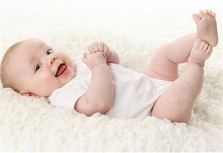 新生宝宝尿尿带血怎么办,宝宝尿血但是精神好