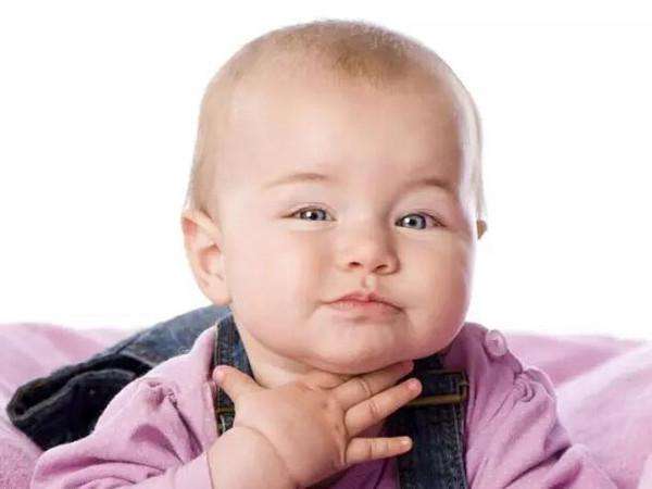 新生宝宝尿尿带血怎么办,宝宝尿血但是精神好