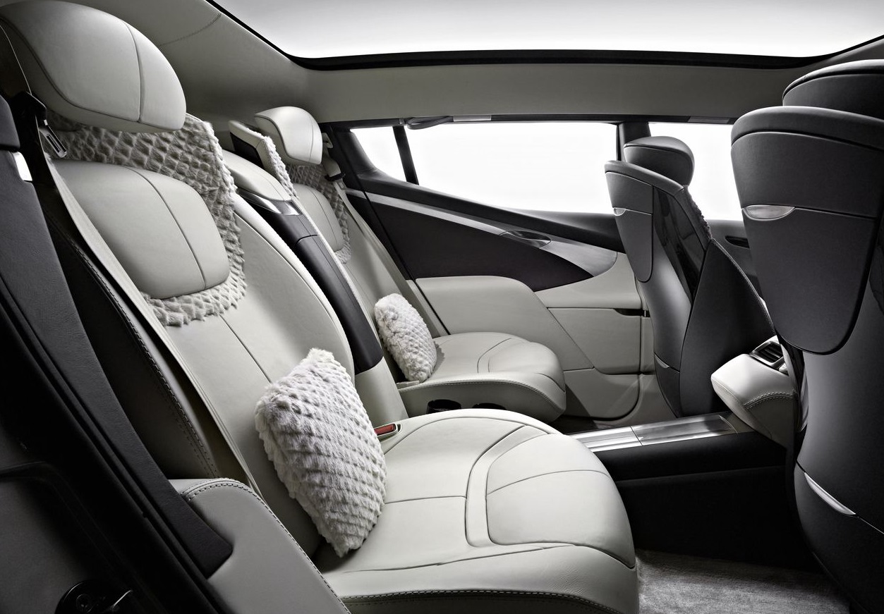 兰博基尼和奔驰s,兰博基尼跟奔驰s