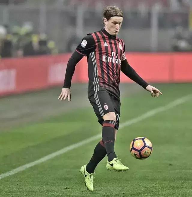 他们穿什么衣服翻译,他们穿着什么用英语怎么翻译