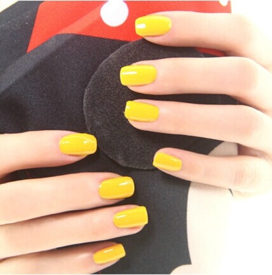 2021年夏季最流行的法式美甲,手黑适合什么颜色美甲纯色夏季