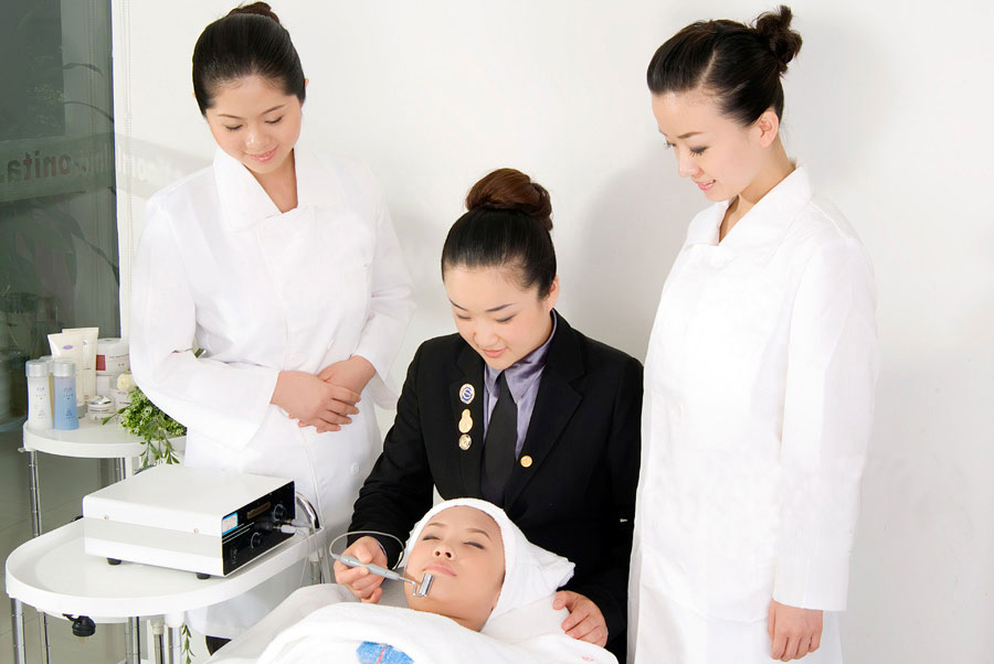 深圳新时代美容学校怎样,深圳新时代美容美发培训学校在哪