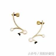 跟周冬雨学珠宝配饰搭配,周冬雨同款小众配饰