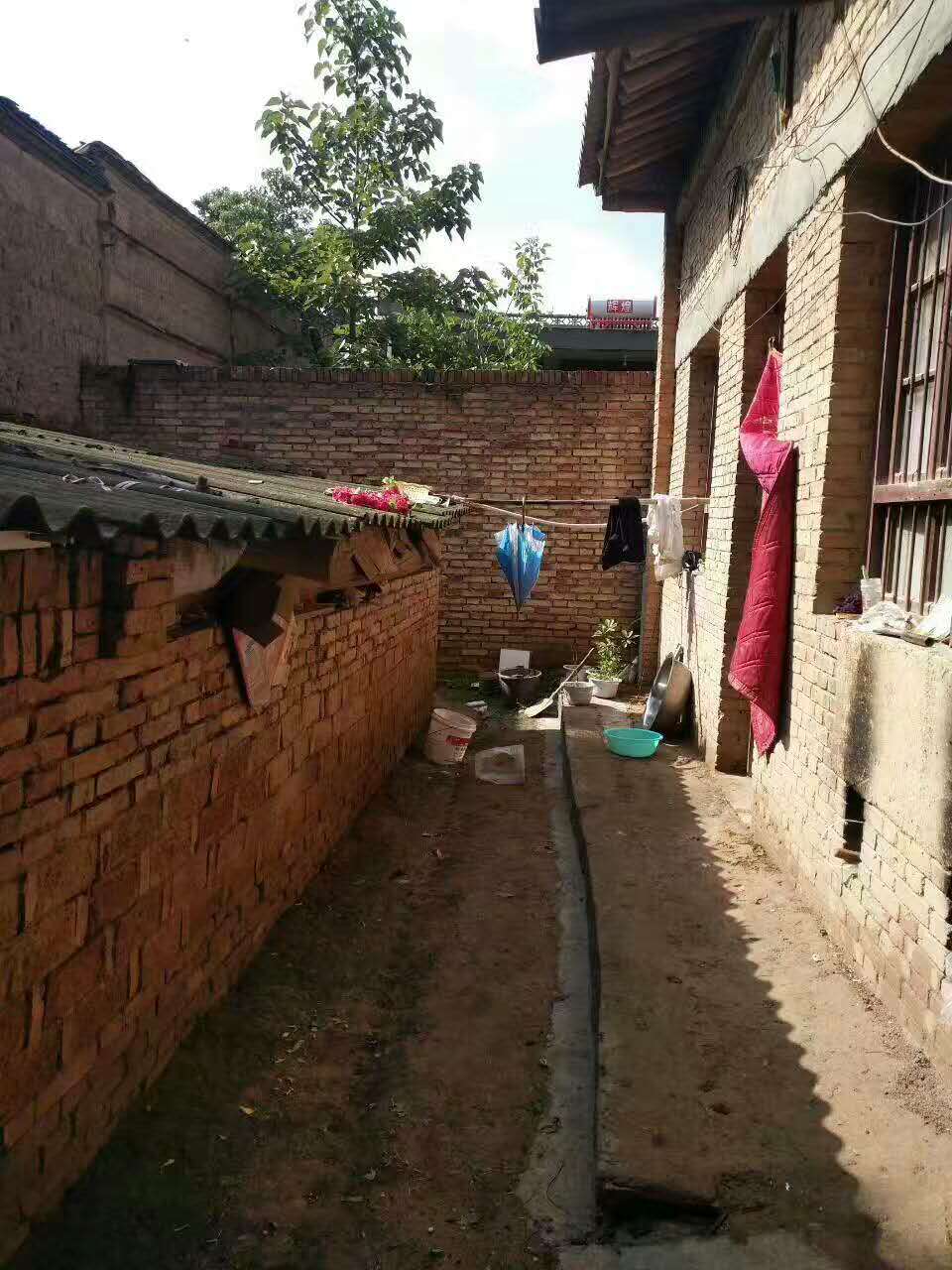 走在家乡的老屋,深藏在我心中的老屋