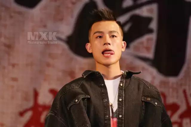 青禾男高名场面欧豪,欧豪青禾男高帅气瞬间