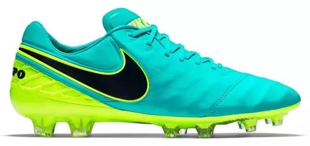 他们穿什么衣服翻译,他们穿着什么用英语怎么翻译