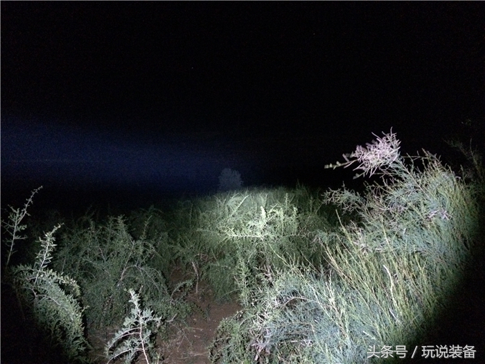 能给手机充电也能当支架,能给手机充电能连wifi的充电宝