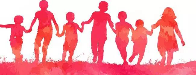 回忆一年级的时候我加入了少先队,光荣地加入了少先队