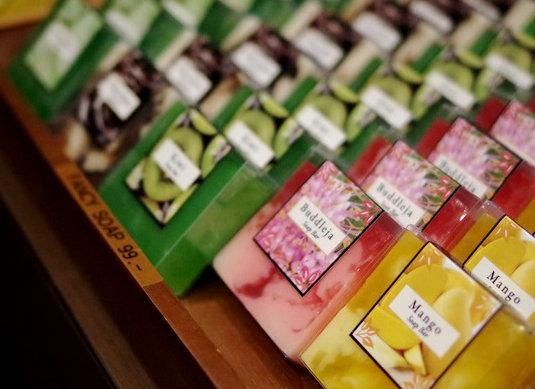 在泰国旅游买了很多东西,泰国旅游必买清单大全