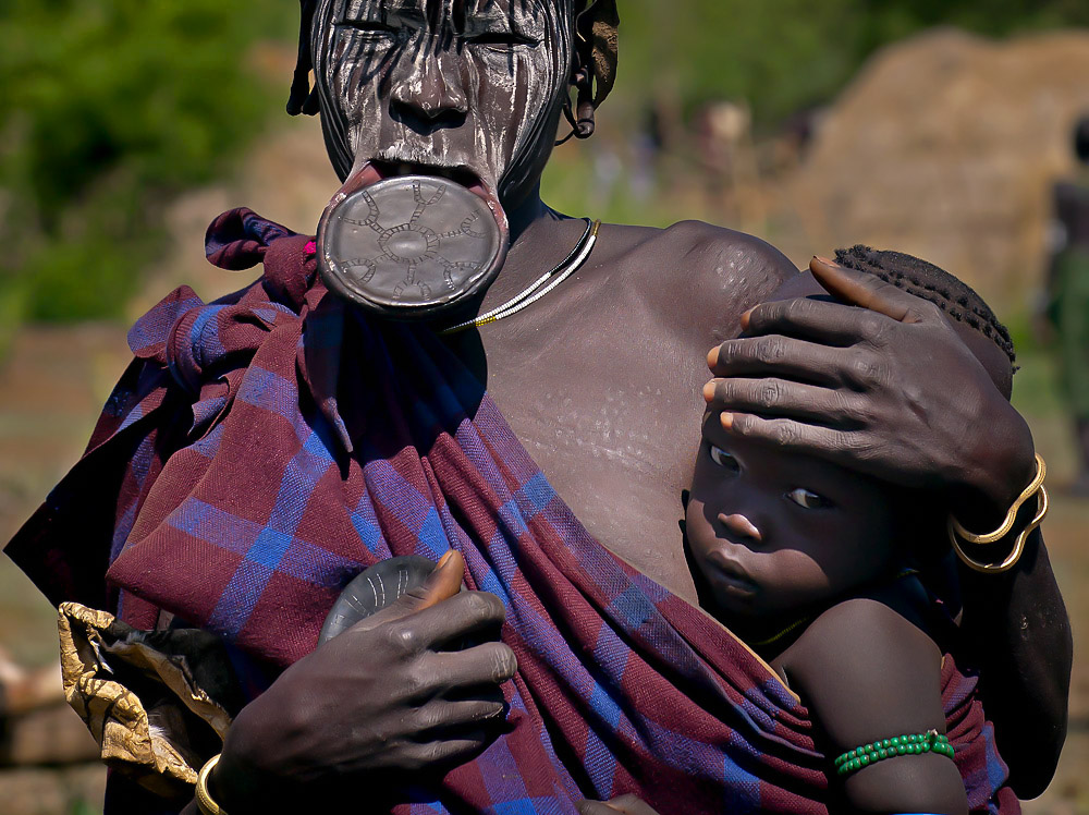 揭秘四大部落的“自残”习俗他们都是一群游荡的吉普赛