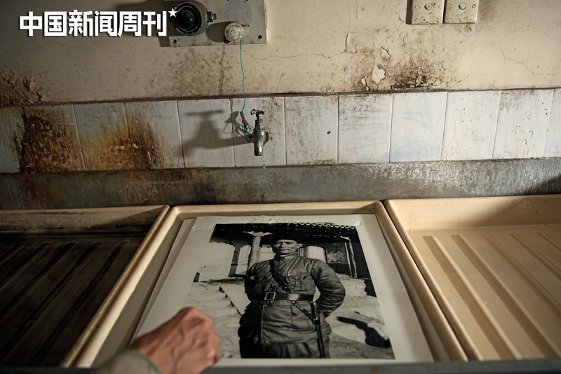 手工给照片PS的“暗房大师”：坚持只是一种喜欢