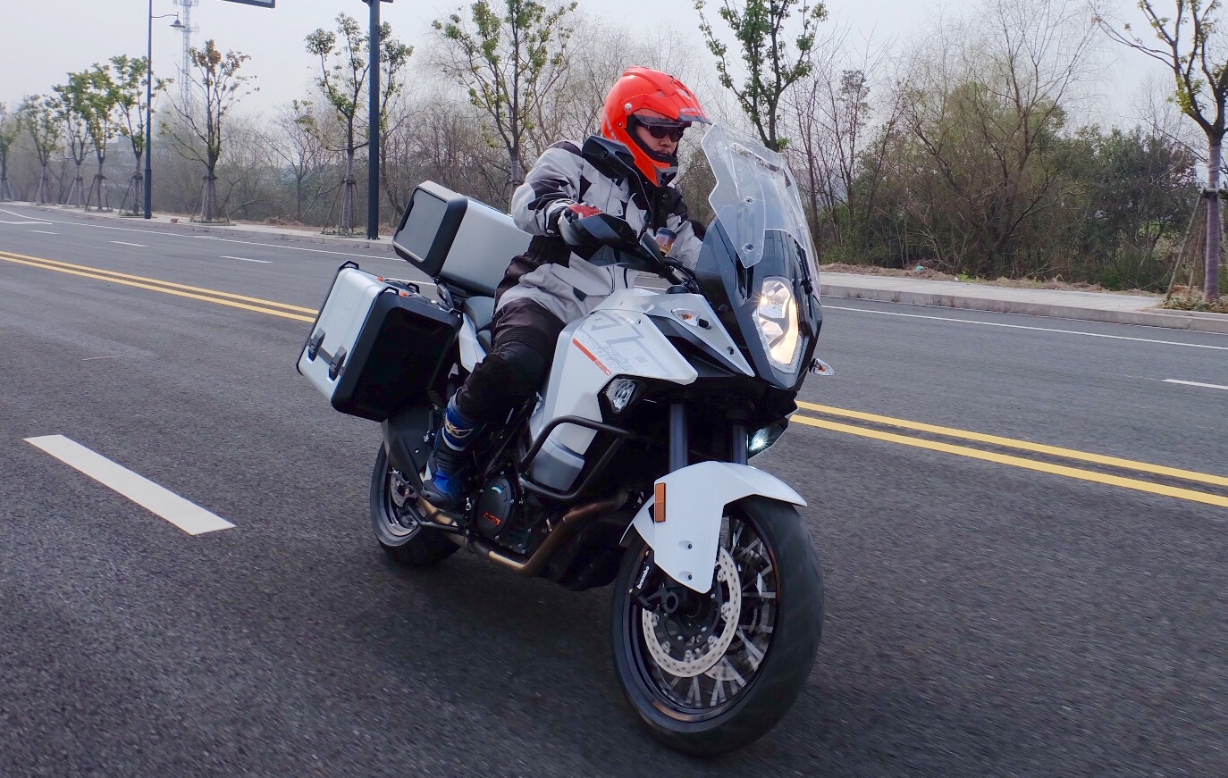 新车ktm1290advr落地价格,2020款ktm1290advs试驾