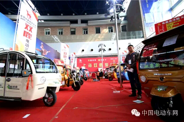 广角镜头——猛戳链接就能换个姿势看徐州展会！