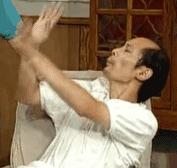 巴黎世家四件套，香奈儿澡堂拖鞋？别再抄袭中国大妈的嫁妆了！