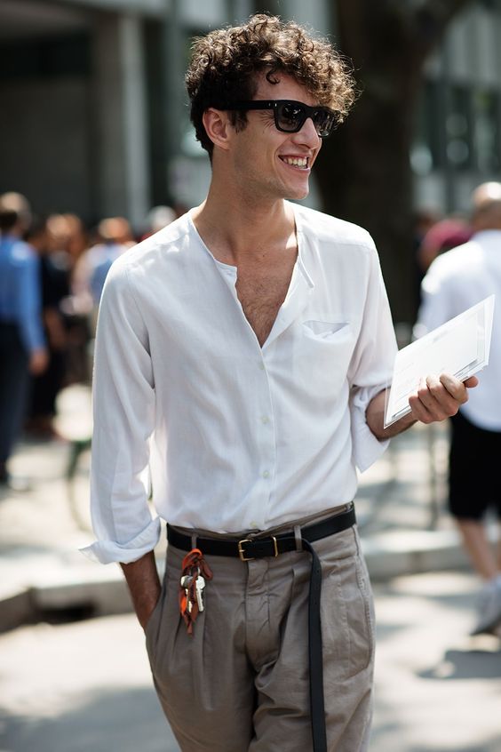 白衬衫怎么防止领子发黄,什么样的白衬衫才不会发黄