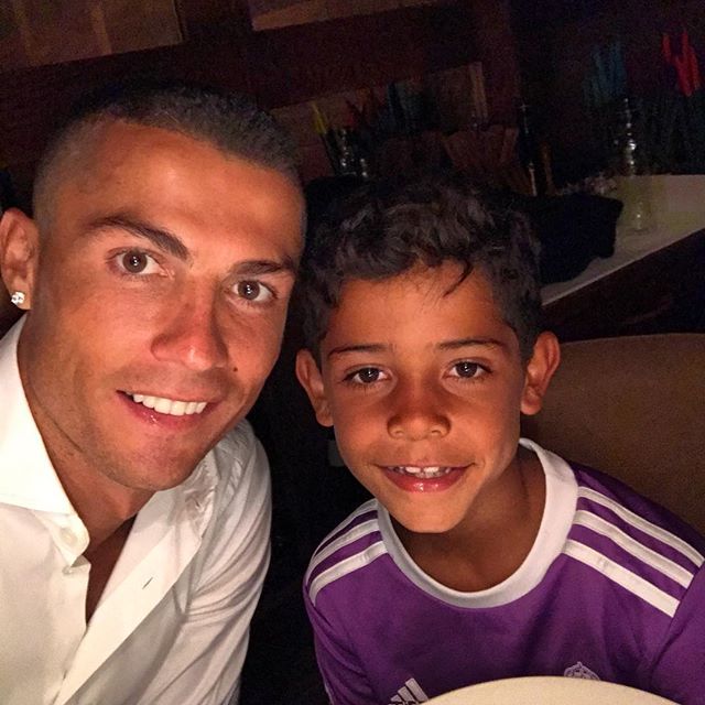 这才是C罗换发型的原因，你和C罗的天命痣在一个地方么？