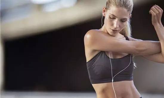 胸罩应怎么穿最合适,胸罩怎么穿才是合适的