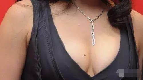 有个四季不安的痣代表什么,在女人脸上哪一颗痣最容易倒霉