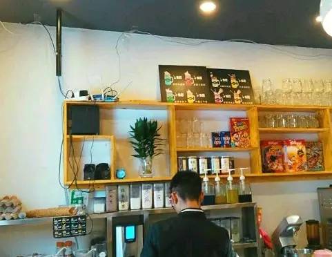 8个不同颜色的冰淇淋,西安创意冰淇淋推荐