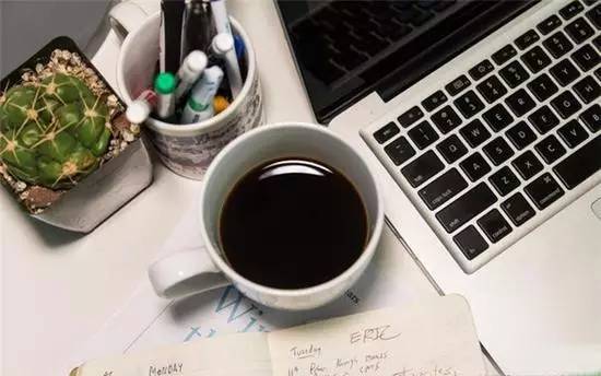 复旦才子在火车上用咖啡机做了一杯茶，年入300万