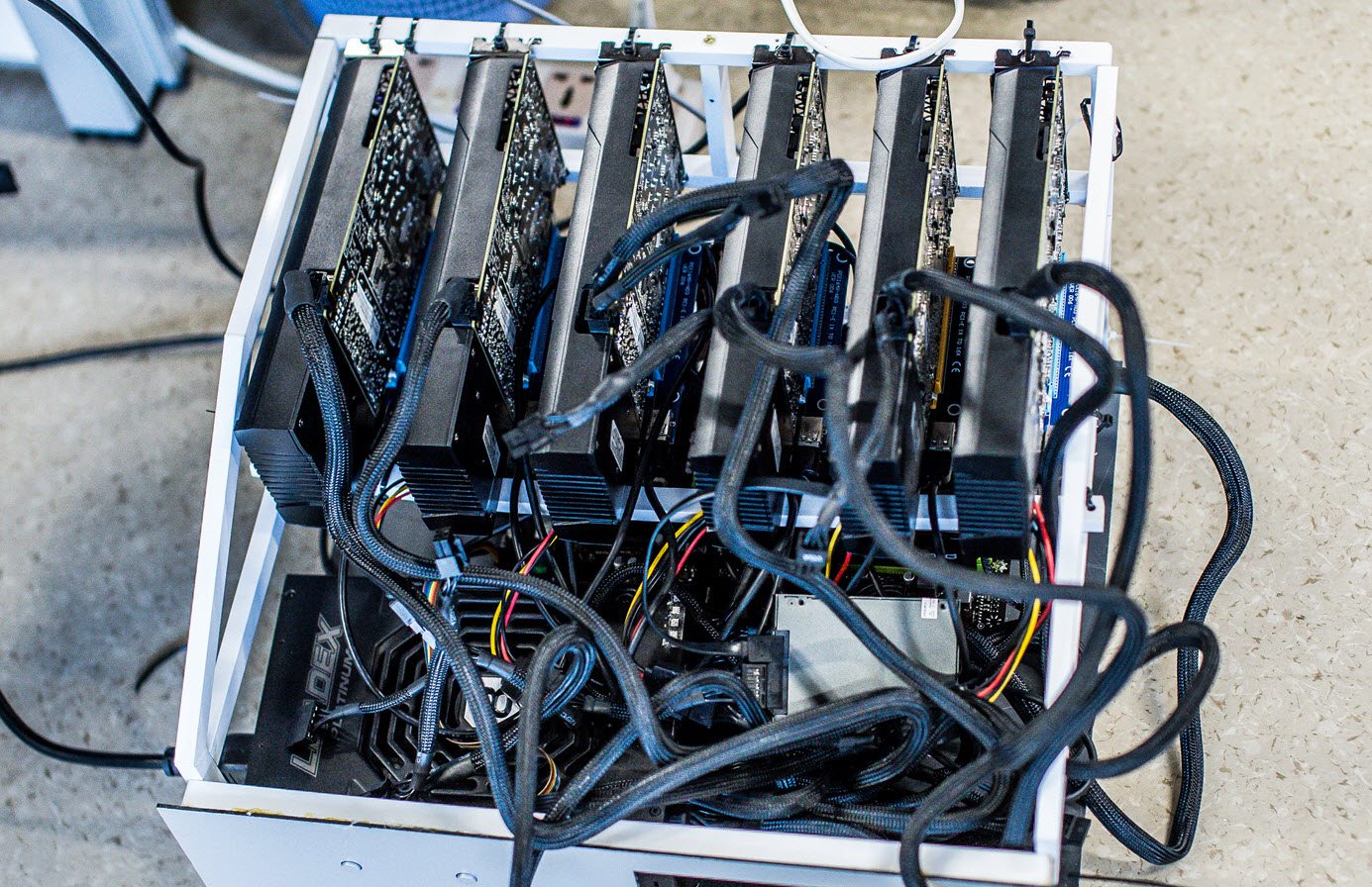 趁着这一波挖矿流享受一下小资吧!悄悄打造一台赚外快