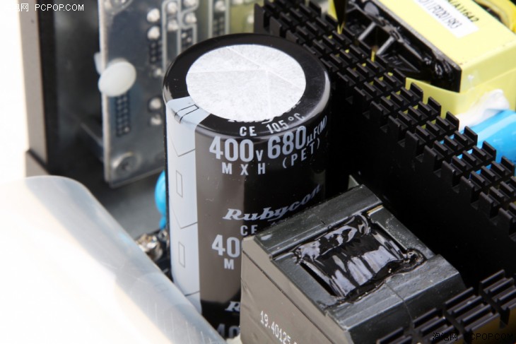 金牌全模组电源和at3.0什么区别,金牌全模组电源白色