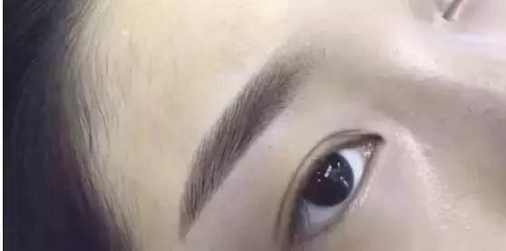 做了眉眼唇素颜也漂亮,刚做完雾状眉