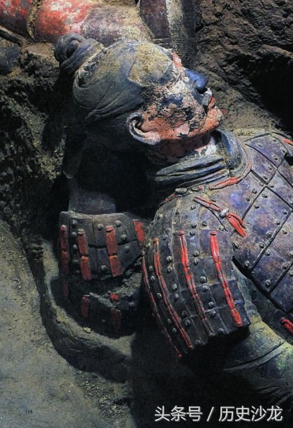 秦陵兵马俑不戴头盔,秦陵兵马俑是否有人工讲解