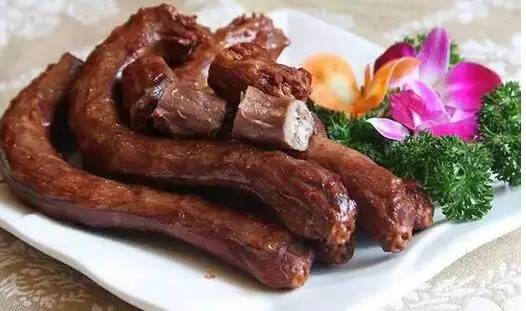 过年吃剩的菜怎么办,过年剩的隔夜菜到底还能不能吃