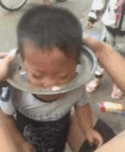 身体出现很多丘疹,你老婆后背上有颗痣