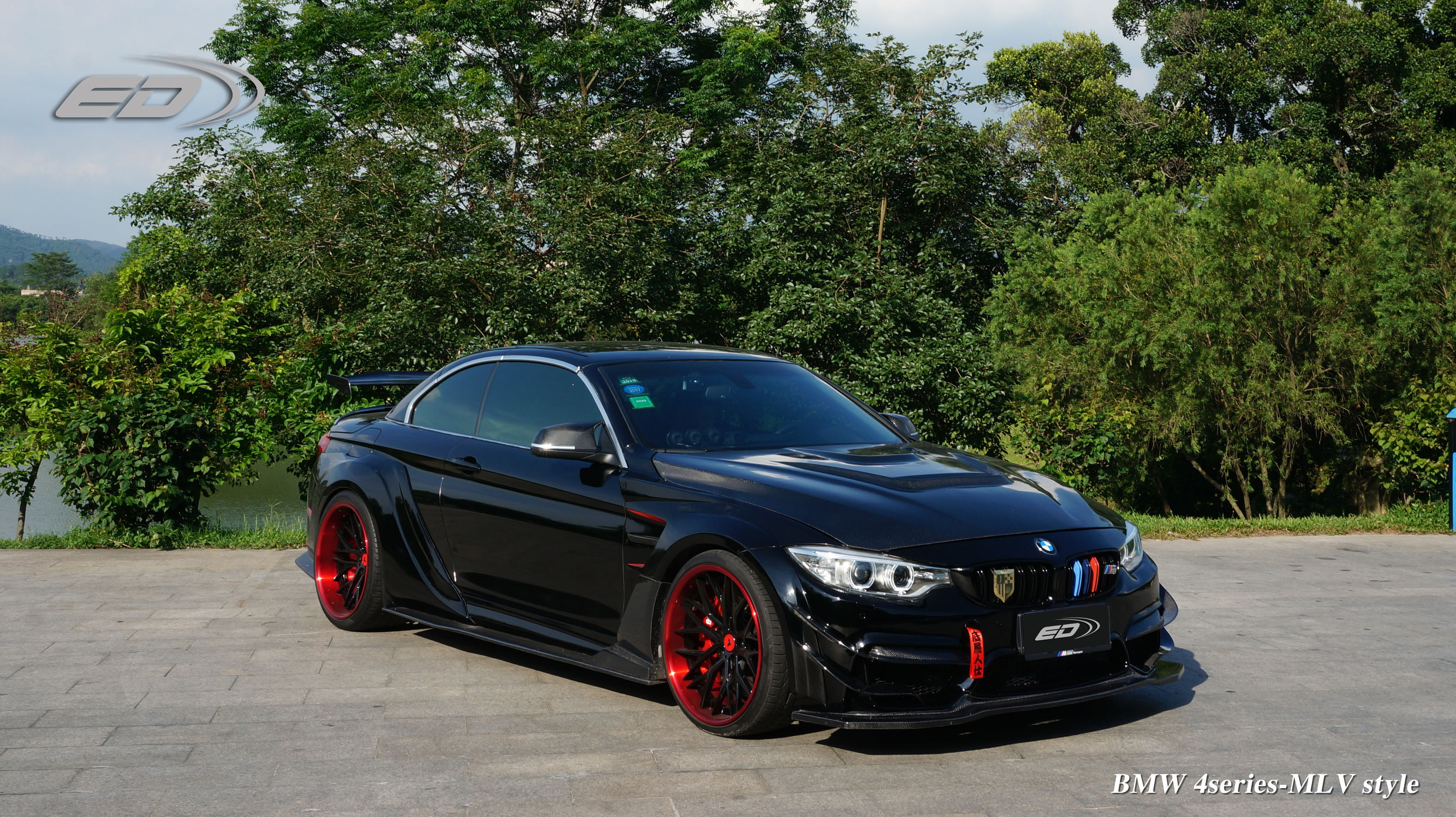 极速蓝宝马4系敞篷,21款宝马4系敞篷展示