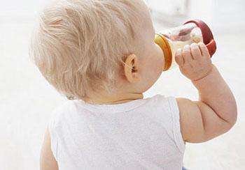 宝宝一天拉肚子,宝宝腹泻一天六到七次怎么办