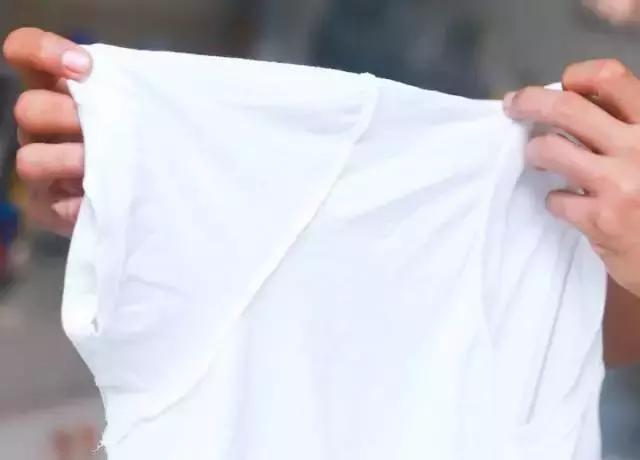 清理衣服上陈旧的油渍污渍小妙招,衣服汗渍污渍去除的最佳方法