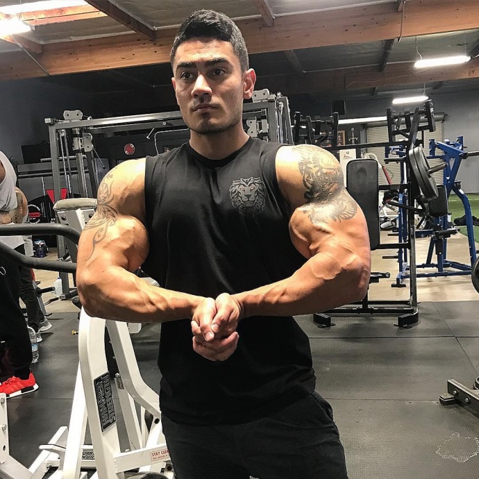 办公室肩背疼怎么锻炼缓解,久坐背疼可以通过健身改善吗