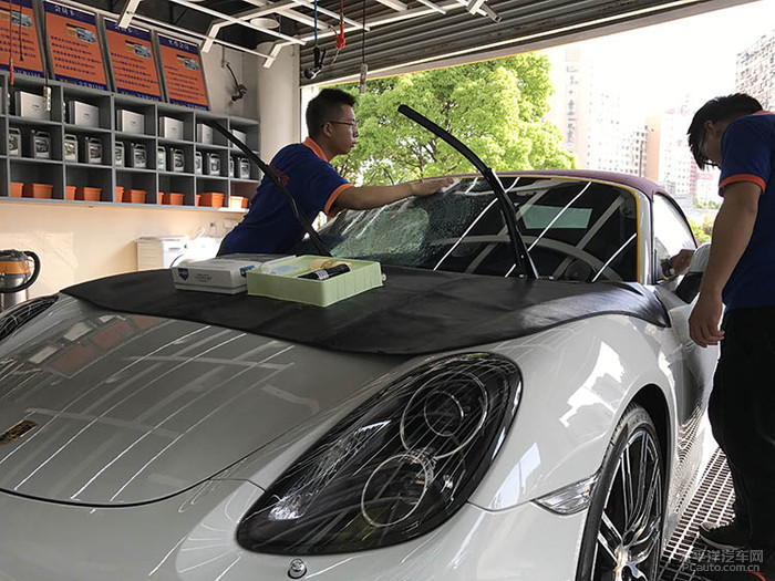 关于汽车镀晶、汽车贴膜，上海壹捷让我们的汽车生活更从容