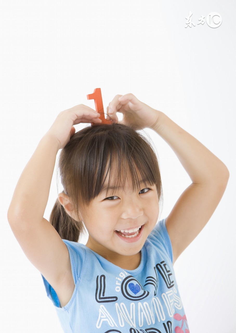 儿童换牙时为什么会出现乳牙滞留,七岁儿童换牙期牙齿缝隙大怎么办