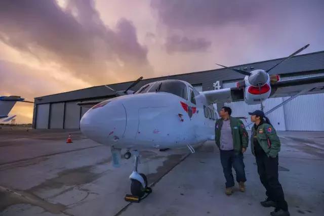 没看先给六颗星，中国人不敢干的事这对情侣全干了