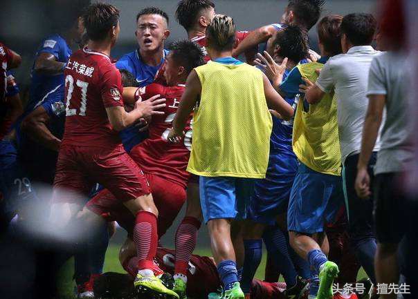 奥斯卡引发舌战！沪媒称巴西人动作不违规粤媒讽规则内耍流氓最无耻