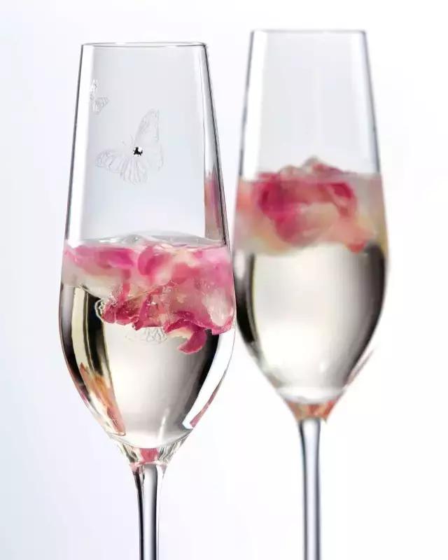 米兰达可儿优雅迷人又亮眼又吸睛,米兰达可儿冻龄护肤秘诀