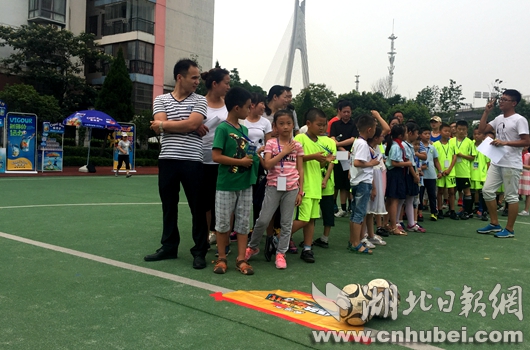 武汉中小学生足球比赛,武汉校园足球比赛视频