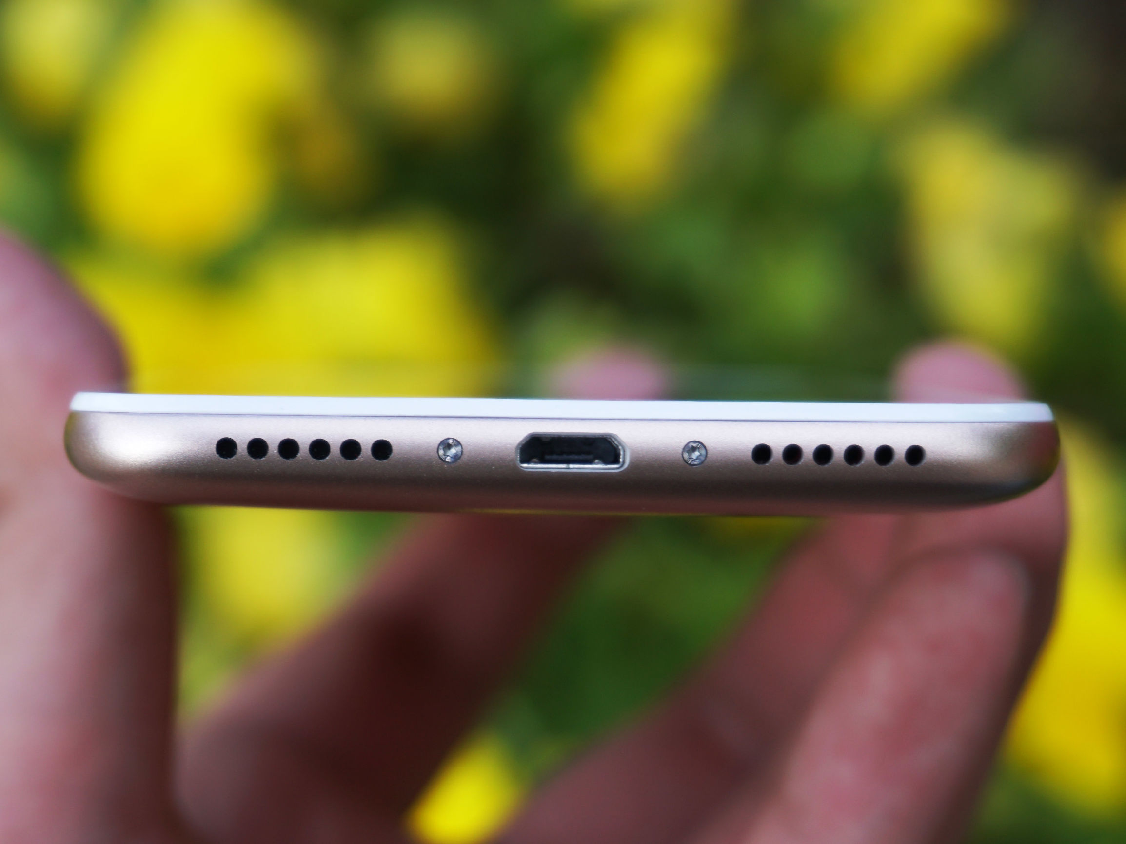 中低端手机流畅,中低端稳60帧的手机