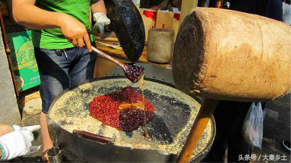 又到了一年一度的小龙虾盛宴了大家如何在家吃到小龙虾？西安这条街美食秒杀回民街统统吃一遍才过瘾？